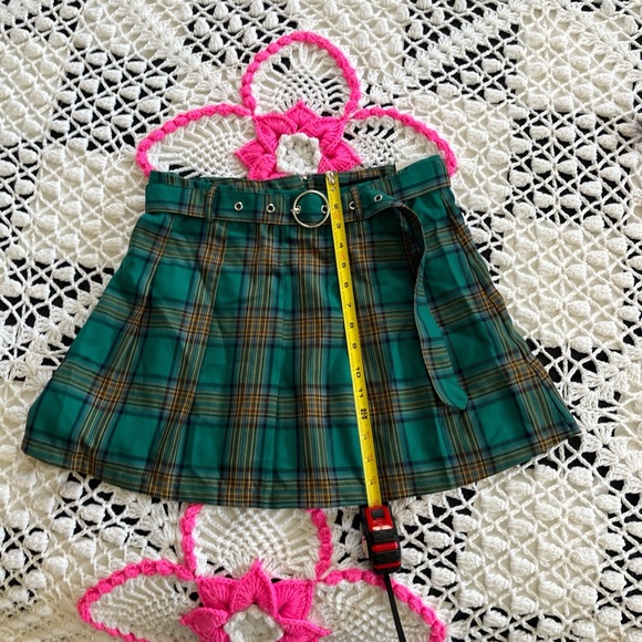 NWT plaid pleated mini skirt size M by Almost Famous marked M see measurements - Picture 7 of 8